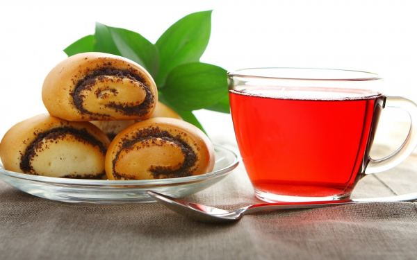 Чай с выпечкой