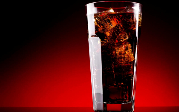 Кока кола со льдом