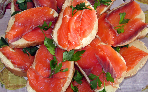 Бутерброды с красной рыбой