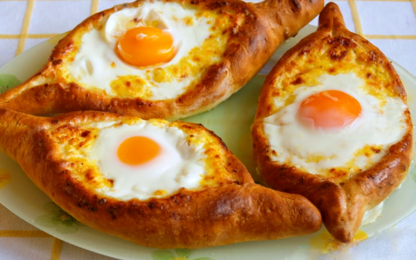 Хачапури по-аджарски