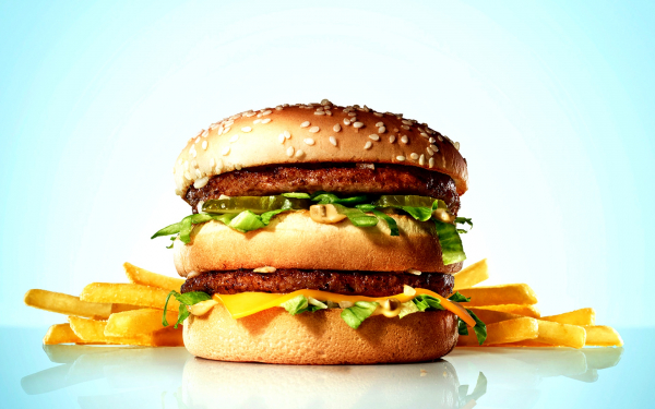 Биг мак и картофель фри