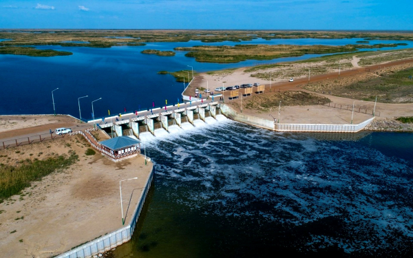Кокаральская плотина в Казахстане