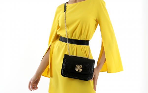 Сумка с цепочкой через плечо