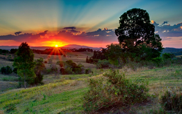 Закат в холмогорье