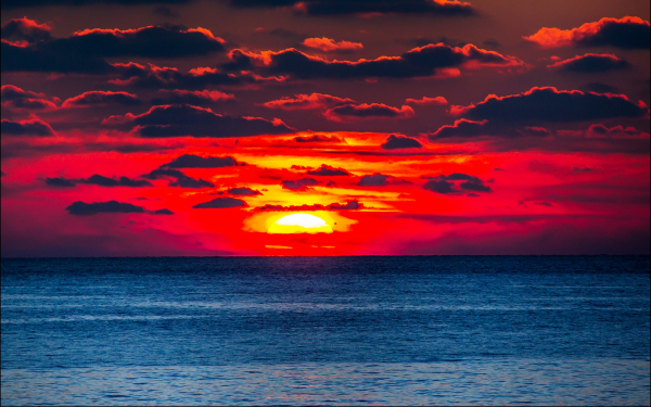 Море облака закат