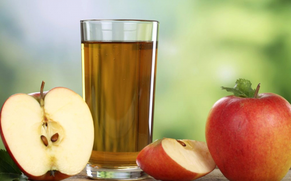 Стакан яблочного сока