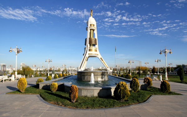 Монумент Нейтралитет в Ашхабаде
