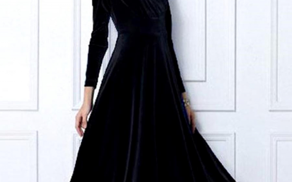 Черное платье с V-образным вырезом из флиса  с длинным рукавом