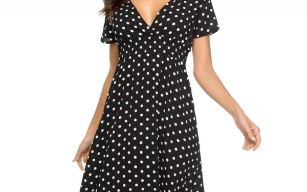 Весенне-летнее шифоновое  платье с V-образным вырезом и короткими рукавами