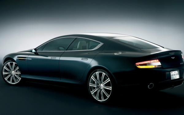 Астон  Мартин Рапид