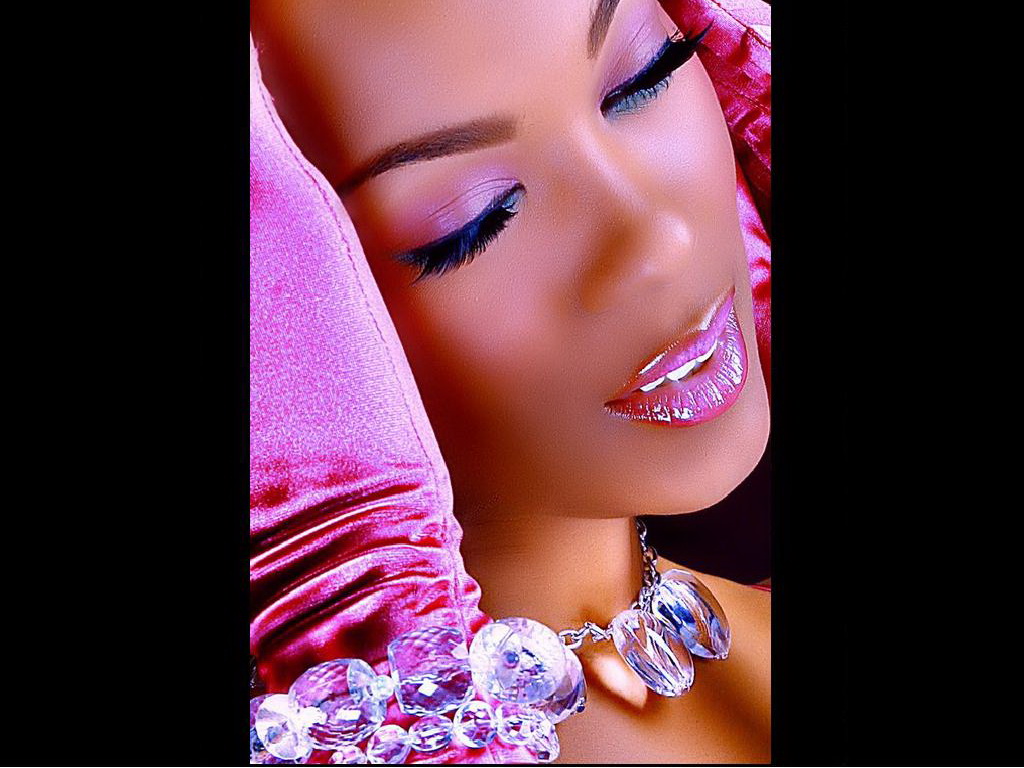 Девушка на ковре. Розовый котенок. Вечеринка в стиле гламур. Сельские гламурные девушки. Люблю тебя доченька моя гифки.