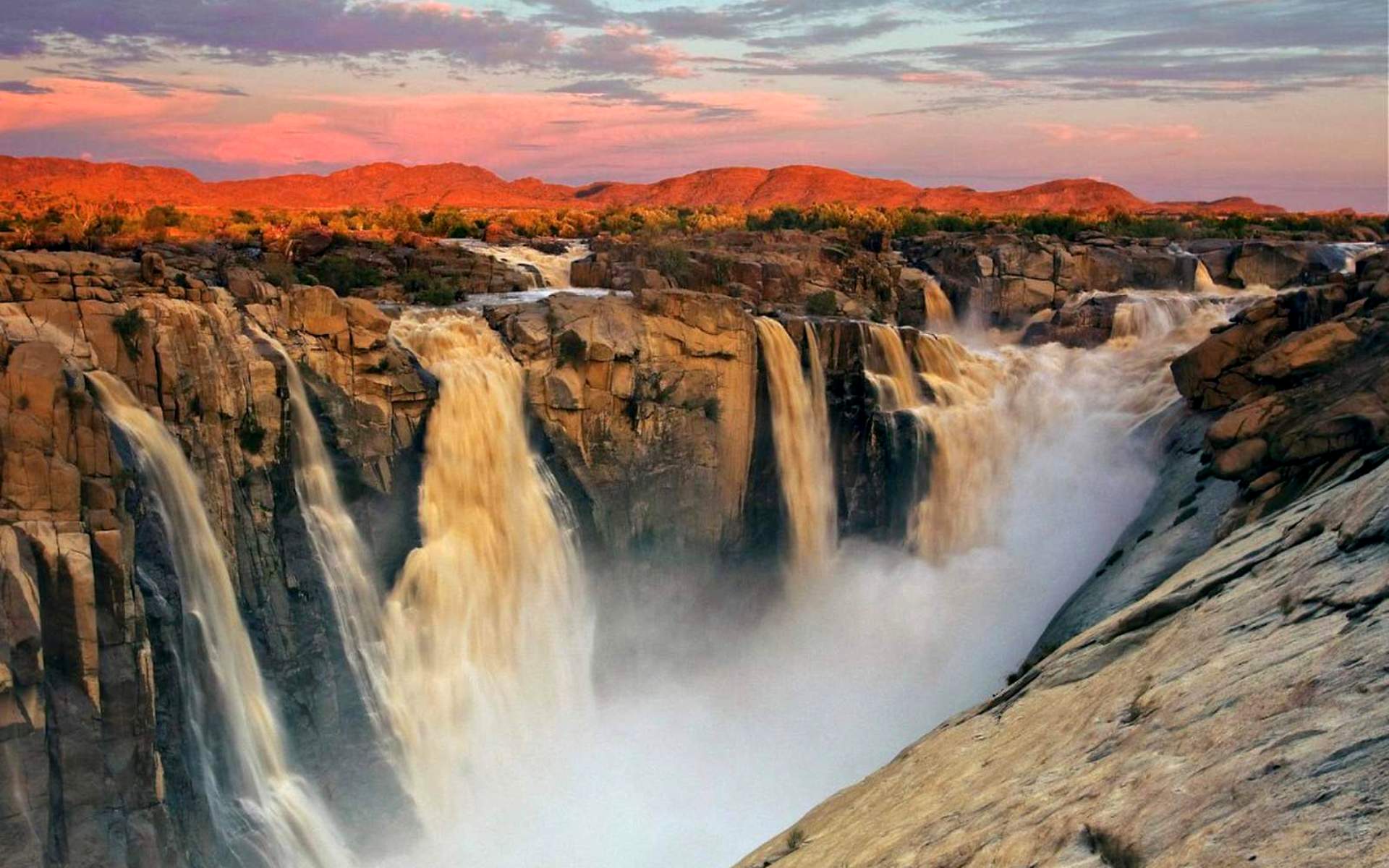Природные достопримечательности страны. Водопад Тугела ЮАР. Водопад Ауграбис. Водопад Ауграбис в Африке. Национальный парк «водопад Ауграбис», ЮАР.