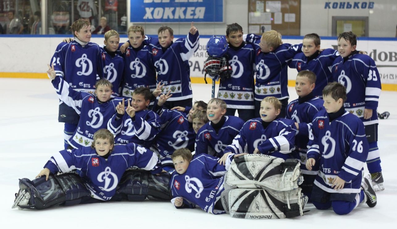 школа хоккея динамо москва. витязь академия хоккея. хоккей дети динамо. динамо санкт-петербург академия хоккей. сдюшор динамо москва хоккей.