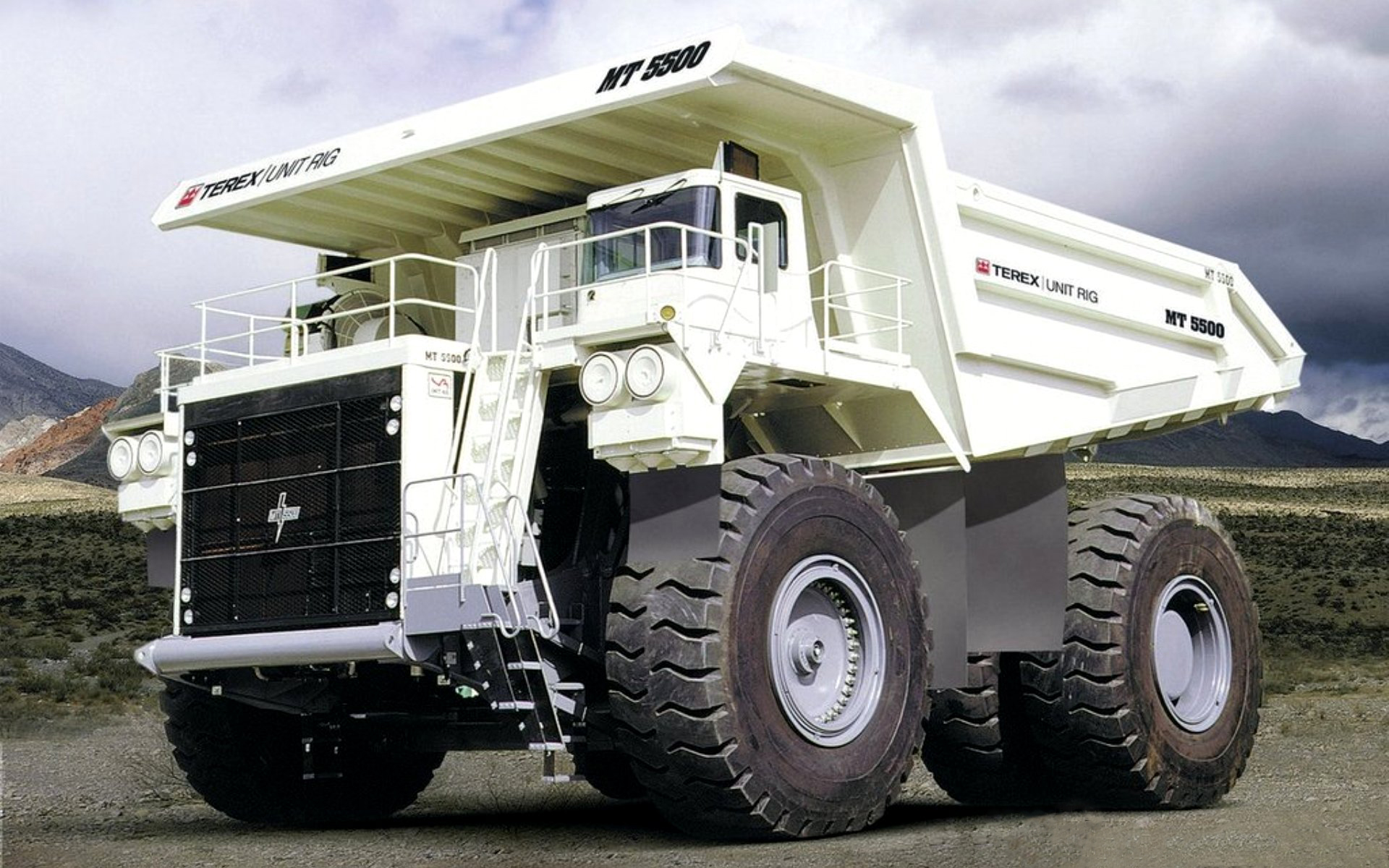 Liebherr карьерный самосвал. Самые большие машины. Самосвал terex 33-19 «titan». Карьерный самосвал liebherr t282b. Terex 33 19 titan и белаз.