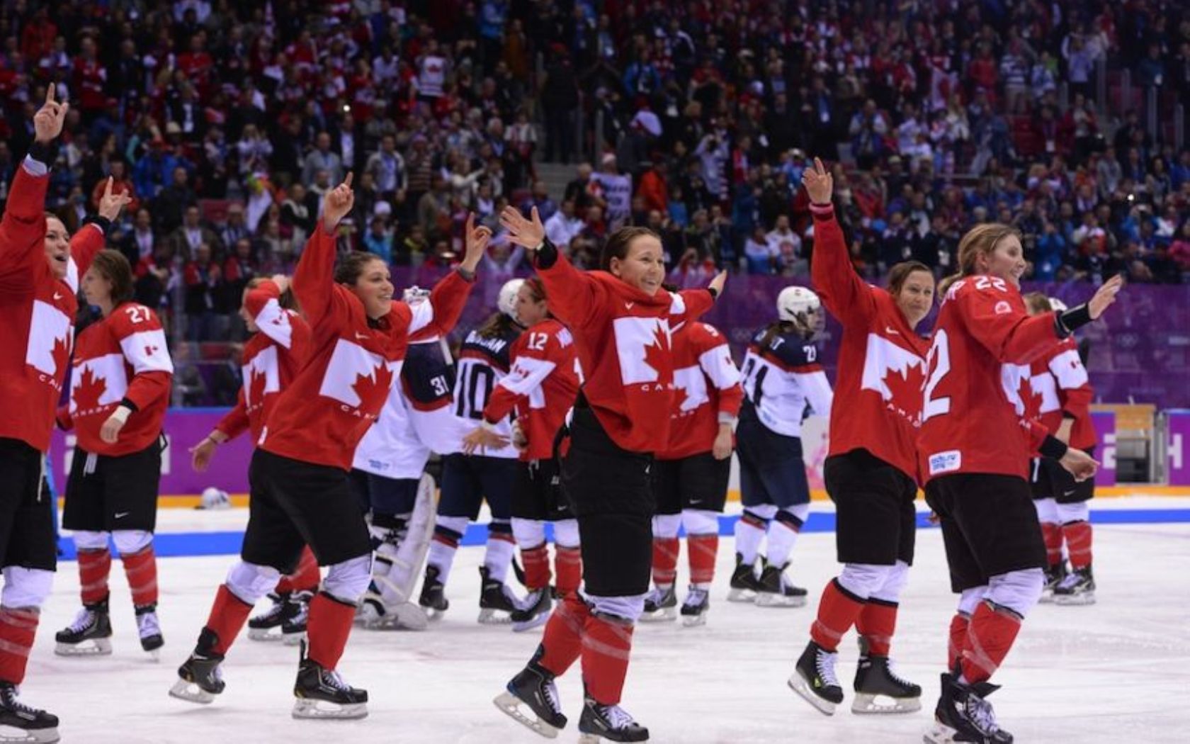 Канада 3. Женская сборная Канады по хоккею. Олимпийские игры в Сочи 2014 хоккей финал. Хоккей Сочи 2014 женский. Женский хоккей в Канаде фото.