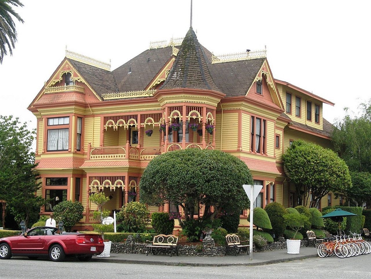 Очаровательный дом. Викторианский дом в Калифорнии. Дом в викторианском стиле в Калифорнии. Эдвардианский стиль в архитектуре.