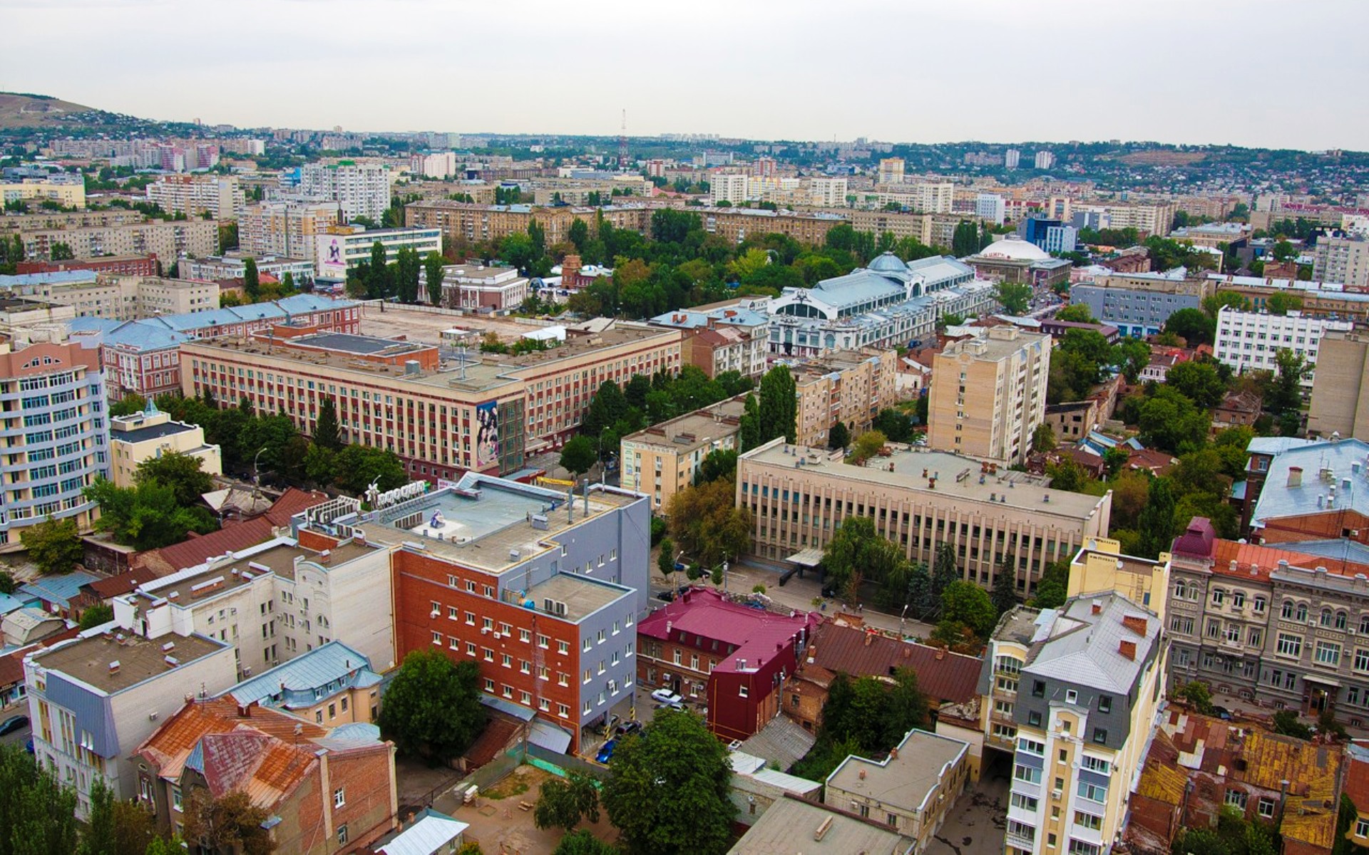 Группа г саратова. Город Саратов. Саратов центр города. Университет Вавилова Саратов. СГАУ Саратов фото.