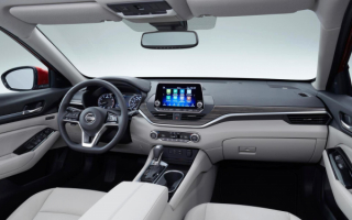 2019 Nissan Altima interior