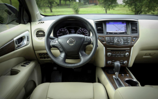 2019 Nissan Pathfinder interior