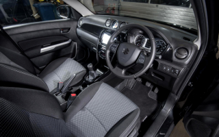 2019 Suzuki Vitara interior
