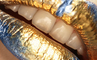 Сине-золотые губы