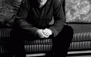 Антонио Бандерос черно бело фото