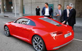 Арнольд Шварценеггер  протестировал Ауди  e - tron