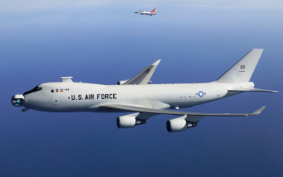 Боинг YAL-1 с лазерным оружием  на борту