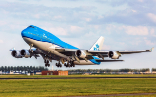 Боинг 747-406 на взлете