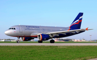 Аэробус А319 на взлетной полосе