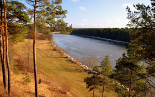 Весенняя река