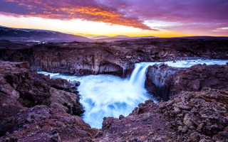 Водопад в Исландии