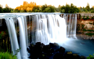 Водопад Сальто-дель-Лаха в Чили