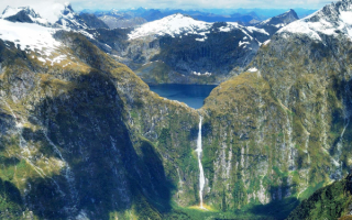 Водопад Сатерленд в Новой Зеландии