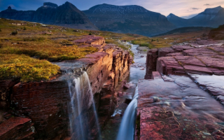 Водопады в каньоне