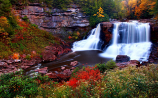 Осень у водопада