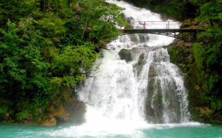 Водопад в Швейцарии