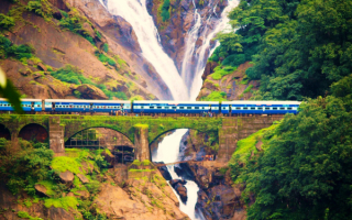 Водопад Дудхсагар в Гоа
