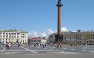 Дворцовая площадь в Санкт-Петербурге