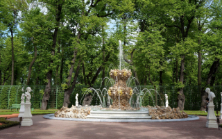 Фонтан в Летнем саду Санкт-Петербурга