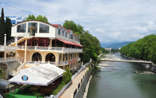 Набережная реки Сочи