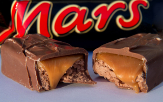 Шоколадный батончик Марс