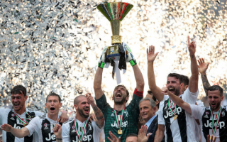 Футболисты Ювентуса празднуют чемпионство  в серии А 2018