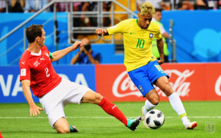 Неймар в матче с Швейцарией