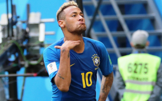 Неймар гримасничает