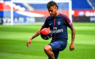 Неймар с мячом