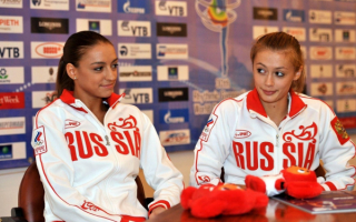 Российские гимнастки Евгения Канаева и Яна Луконина