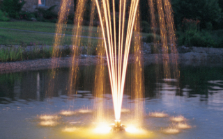 Фонтан  из озера