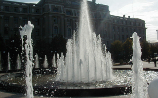 Фонтан  на  площади