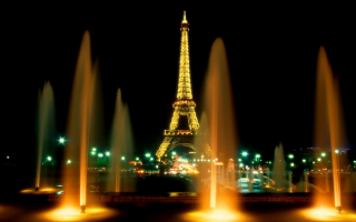 Фонтаны Парижа ночью